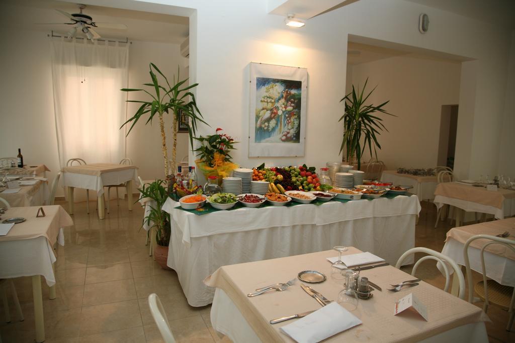 Hotel Toscana Marotta Luaran gambar
