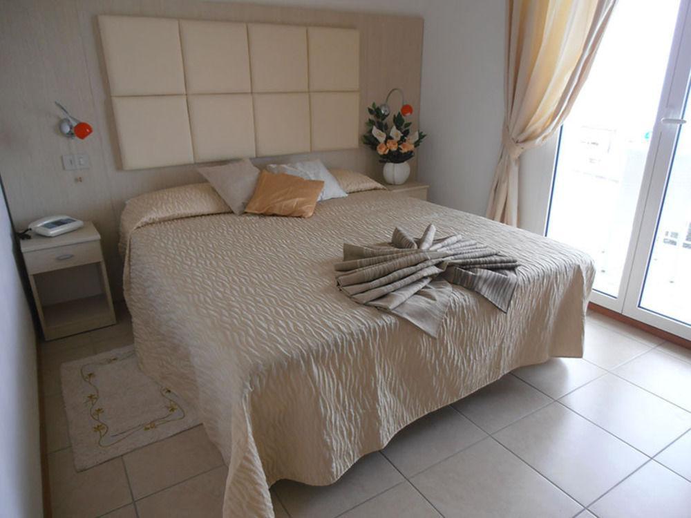 Hotel Toscana Marotta Luaran gambar